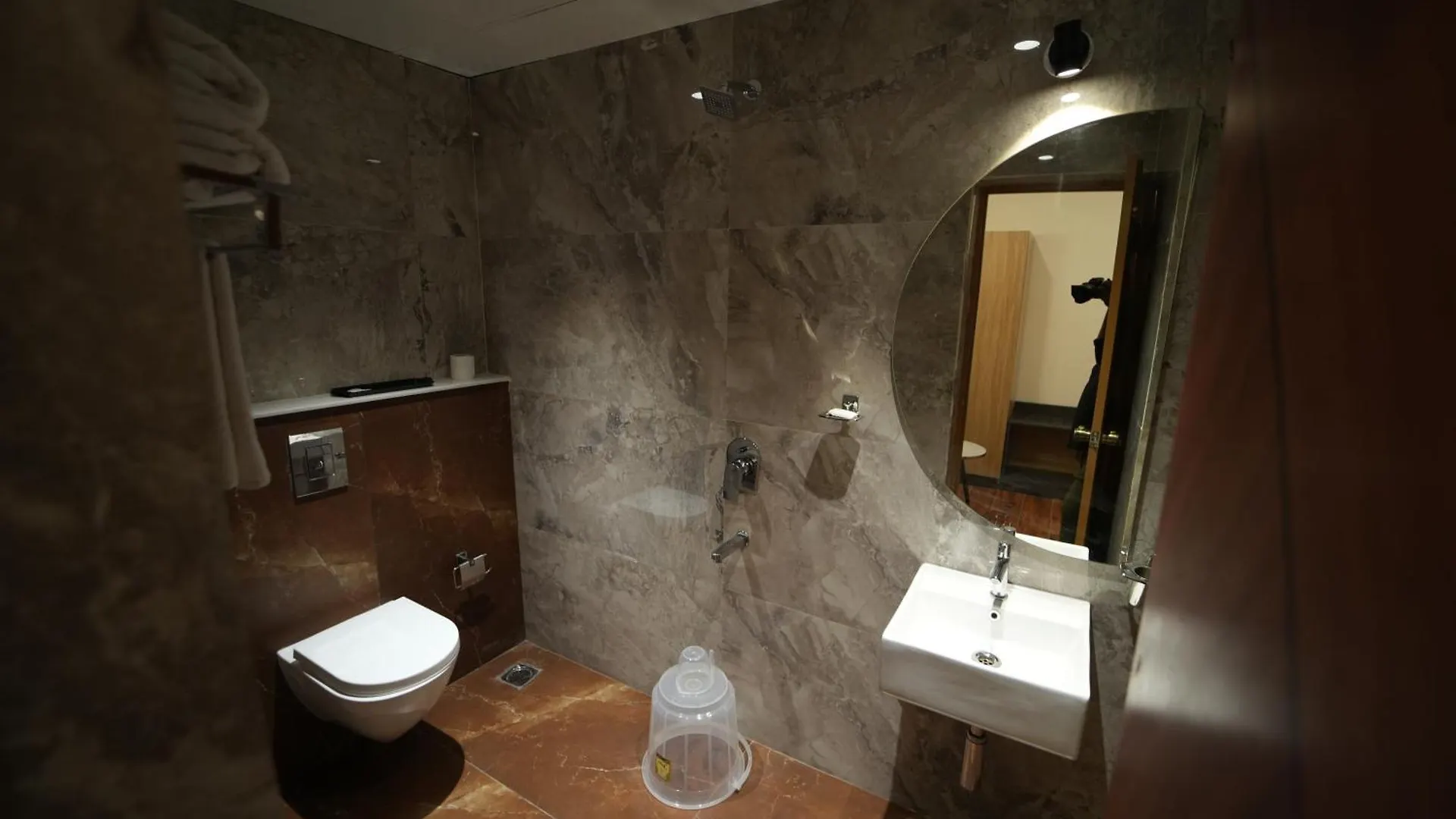 *** Hotel The Continental Inn & Suites Mysore India